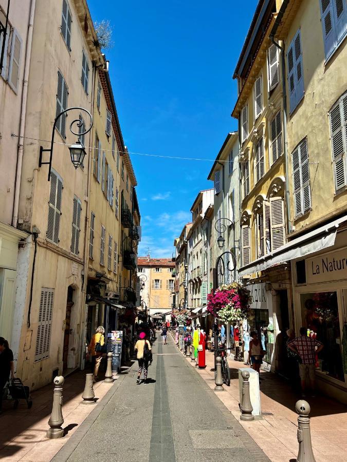 Superbe Appartement En Plein Centre Du Vieil Antibes Bagian luar foto